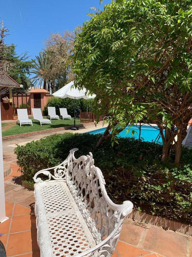Chalet con piscina a 50 m de la playa . Marbella Exterior foto